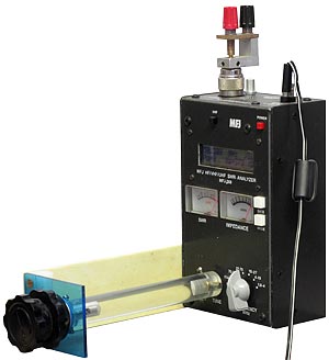 MFJ269 antenna analyser, with extended tuning control, used as +6 dBm signal source.