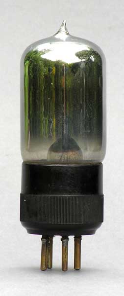 Société La Radiotechnique 'RadioMicro' triode